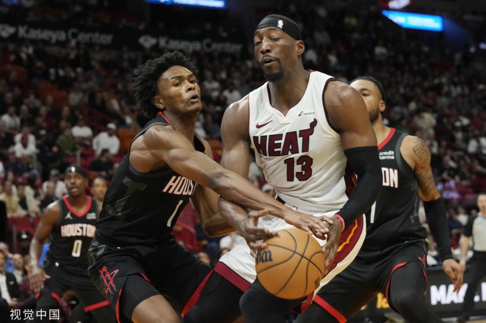 也凸显出他 也凸显出他